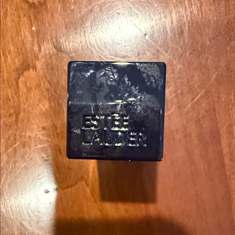 Estee Lauder Pink Lipstick with Gold Case - Picture 2 of 3